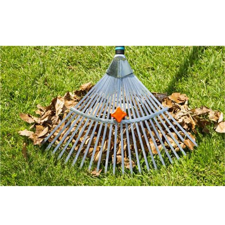 GARDENA NatureLine Adjustable Rake – GARDENING.co.za